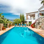 Casa Vicente Villa *